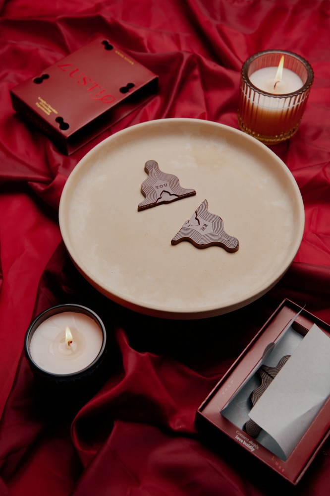 Lustiq Bond Bites – különleges étcsokoládé pároknak (2db)